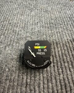 5-90851 Rochester Gauges Oil Pressure Gauge ***MAKE OFFER***