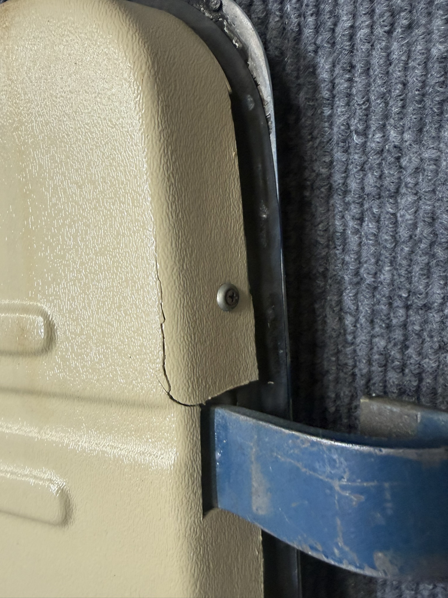 0711101-33 Baggage Door Complete W/ Latch - Image 2