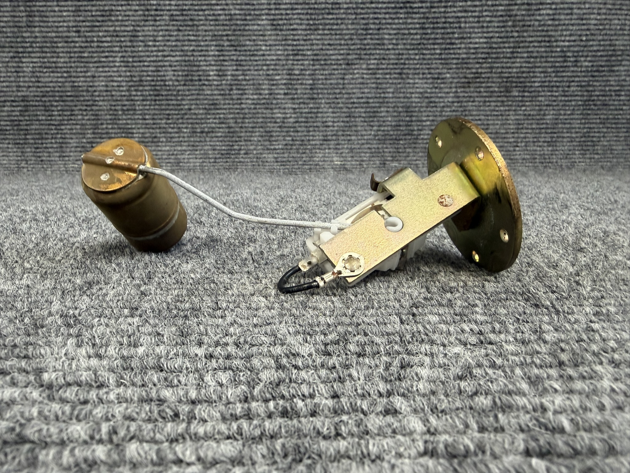 0523557-1 Fuel Gauge Transmitter - Image 3