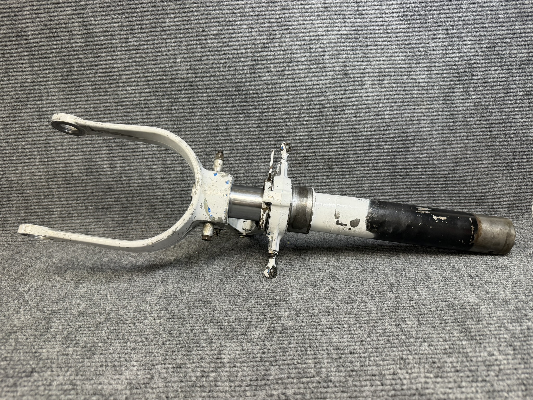 0543039-200 Nose Gear Assembly - Image 3