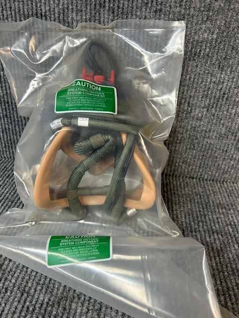 MF10-05-12 OXYGEN MASK***MAKE OFFER*** - Image 3