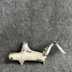 67926-037 PIPER PA44-180 RH MLG TRUNNION ASSY