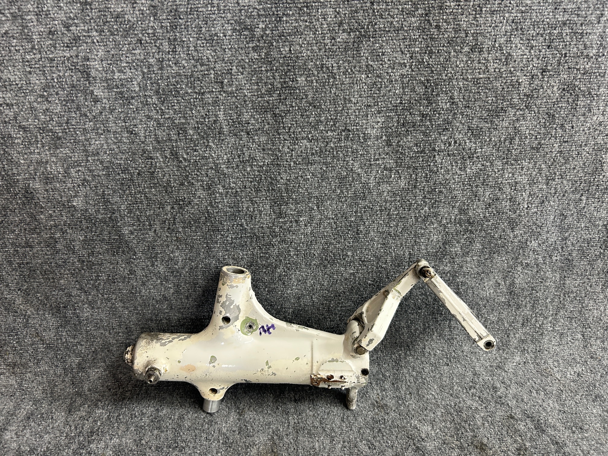67926-037 PIPER PA44-180 RH MLG TRUNNION ASSY