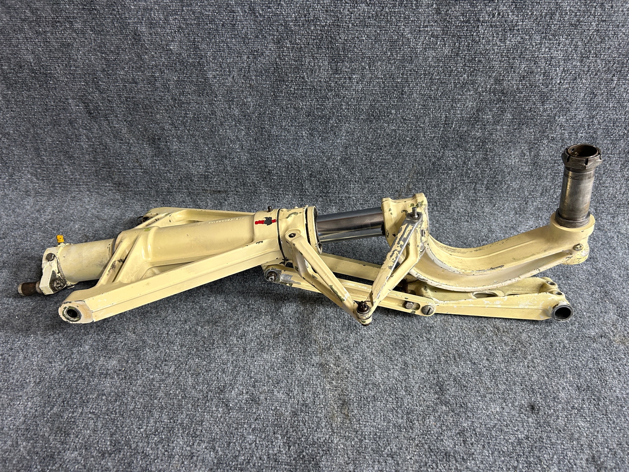 60-820000-603 DUKE B60 NOSE GEAR ASSY - Image 4