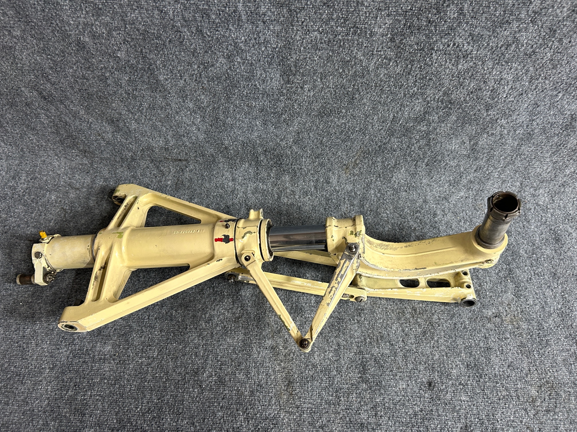 60-820000-603 DUKE B60 NOSE GEAR ASSY - Image 5