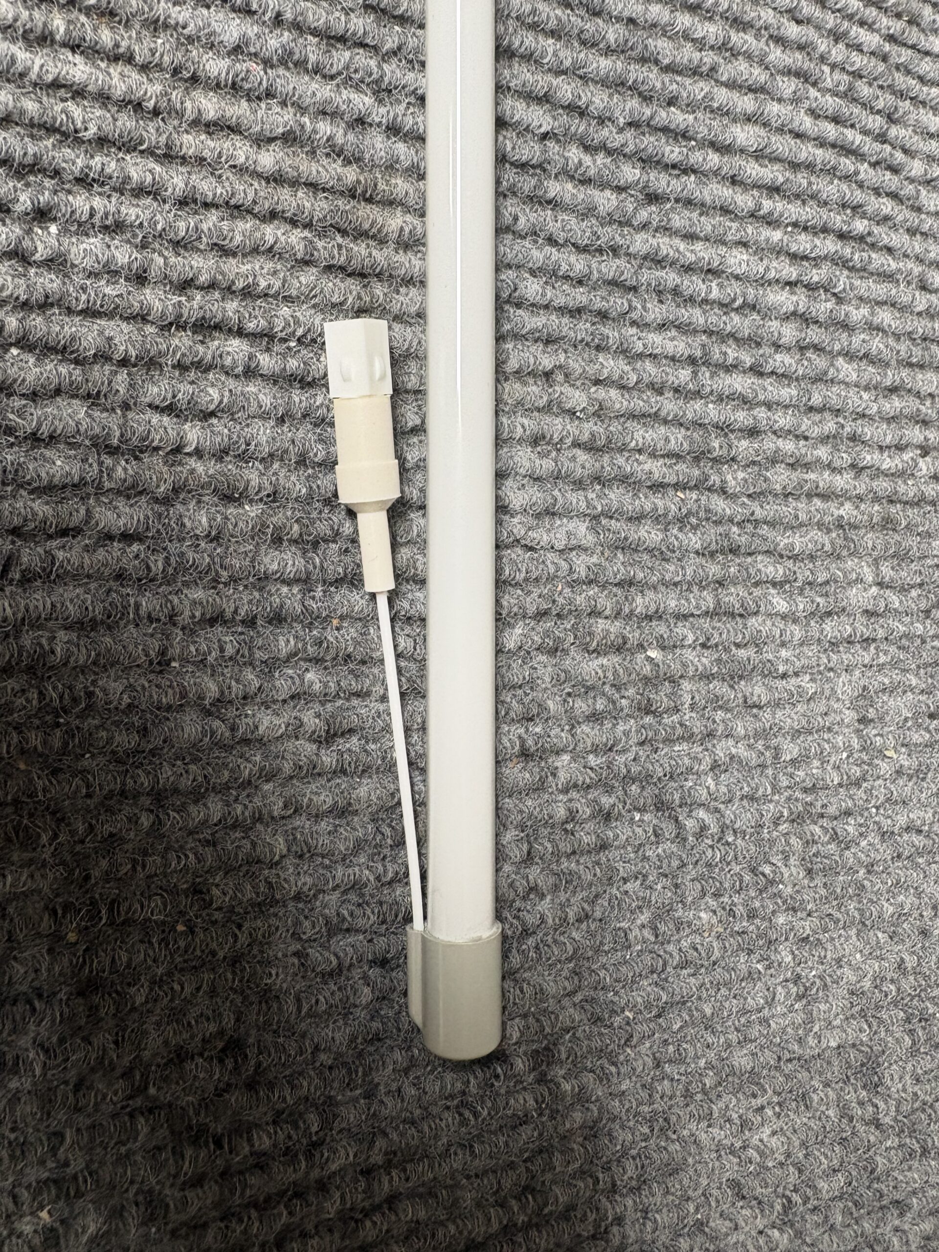6335-370 TUBE LIGHT (MAKE OFFER) - Image 2