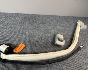 7292-1-1M937WB3 SEAT BELT (MAKE OFFER)